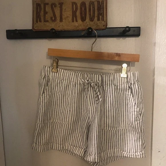 Women’s size S drawstring linen/cotton striped shorts - Picture 3 of 3